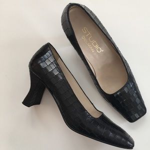 Vintage Studio Delman Black Heels 6M EUC